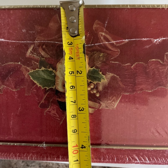 Hallmark Victorian Santas 1995 Second In A Series Sealed Collectible Tin - Picture 8 of 11